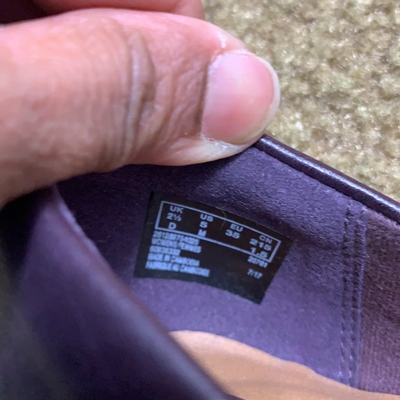 Burgundy Clark’s pumps size 5 - Picture 7 of 12